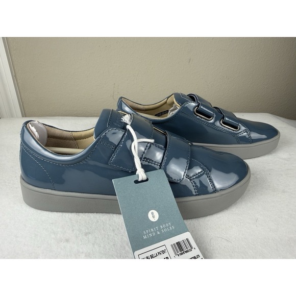 Spirit Body Mind & Soles Malibu Bella Patent Sneakers Women 7.5B Smoke Blue NWOT - Picture 2 of 8
